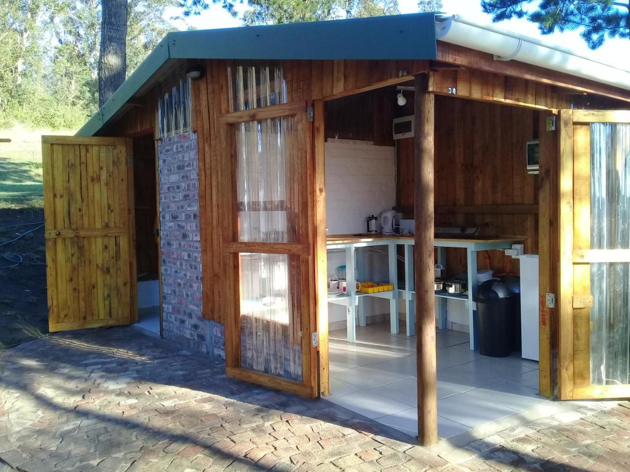 Sedgefield Huts Hotel Bagian luar foto